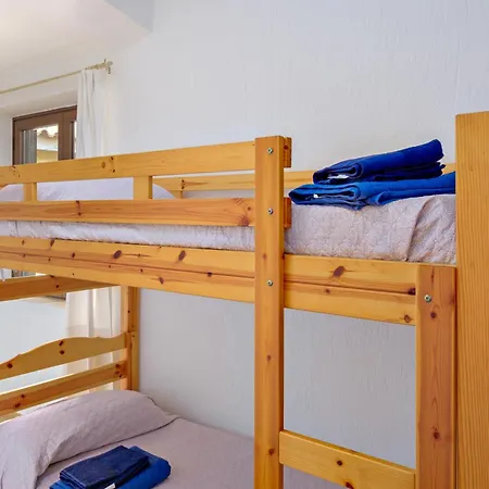 Casa Vacanze Cannigione Apartamento *